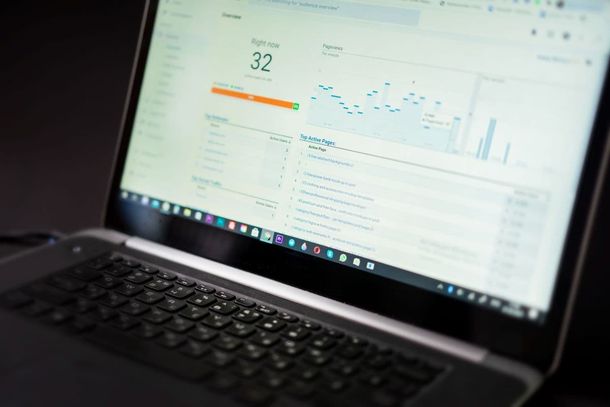 Dashboards & Reporting illustration